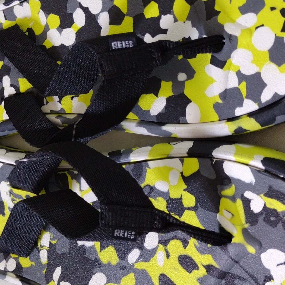 REL CO - OP flip flop sandals. - Picture 2 of 4